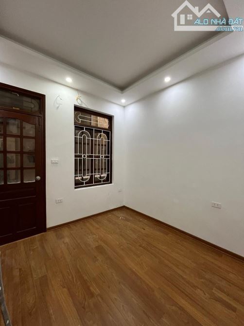 CHÍNH CHỦ BÁN NHÀ MẶT NGÕ LẠC LONG QUÂN  GIÁ 7,5 tỷ - 11