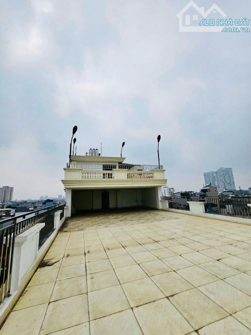 BÁN TOÀ VĂN PHÒNG MẶT PHỐ NGỌC THUỴ 240m2 - 8T THANG MÁY - MT 8.6m - 68 TỶ - LÔ GÓC - KD - 11