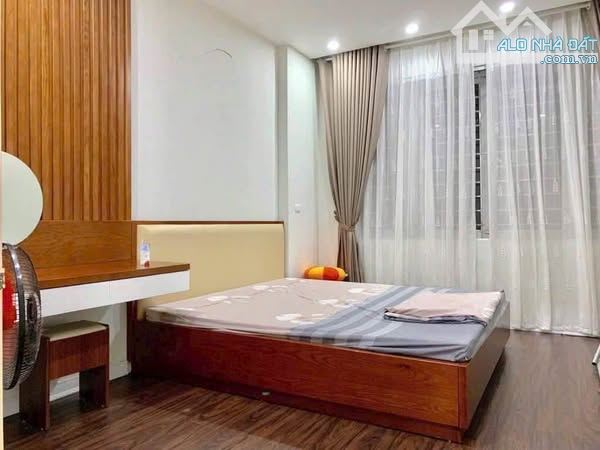 QUẬN 1 PHƯỜNG TÂN ĐỊNH - BÁN NHÀ 5 TẦNG, 2 MẶT TIỀN HẺM, HẺM XE HƠI 5m THÔNG, NGAY CHỢ TÂN - 1