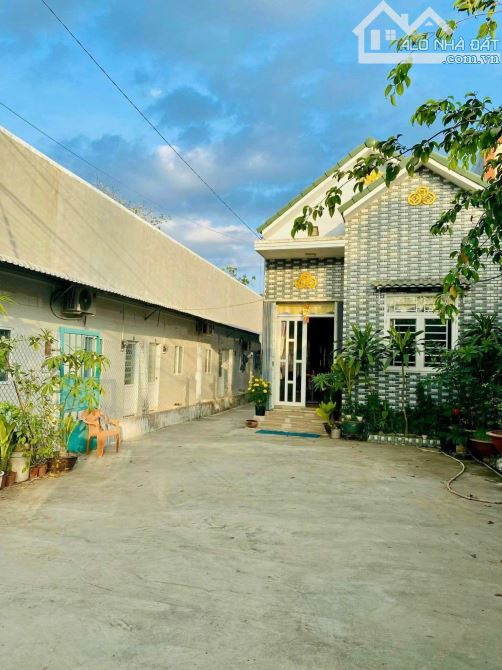 Định cư nên bán nhà vườn kèm 8 p trọ ở Gia Lộc Trảng Bàng 10x40 ( 400m2 ) 810 TRIỆU SHR - 1