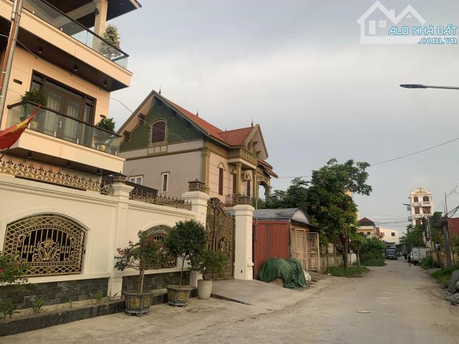Siêu hiếm cho lô đất khổng lồ ô tô ra vào thoải mái ngay gần chợ Minh Kha - 1
