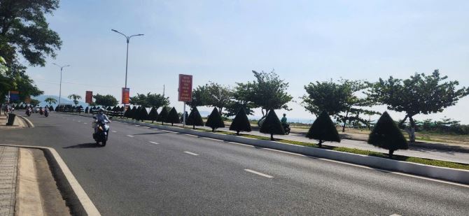 Bán đất 2 mặt tiền phạm văn đồng ngang 20m - 1