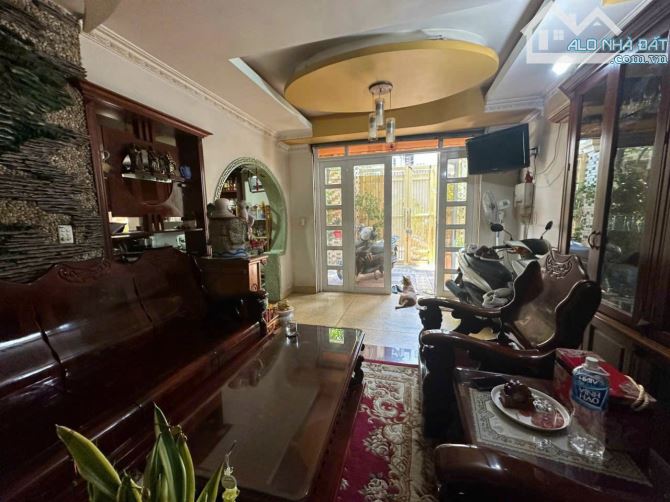 Bán nhà đường Huỳnh Tấn Phát Quận 7 100m2 trệt 3 lầu tum giá 15,1 tỷ - 1