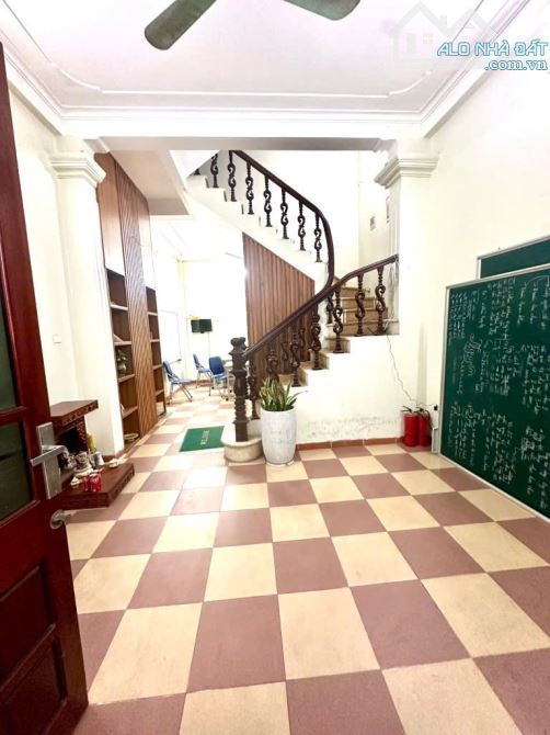 Bán nhà phố Lê Thanh Nghị - Bách Khoa - 52m2 x 5 Tầng - 8 phòng - MT 4.8m - NGÕ THÔNG - 1