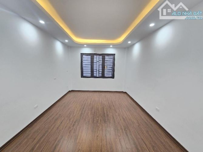 Siêu Phẩm Dương Văn Bé Trung Tâm Hai Bà Trưng,Nhà Đẹp,15m Ô Tô Đỗ Cửa,33m2,7tỷ199 - 1