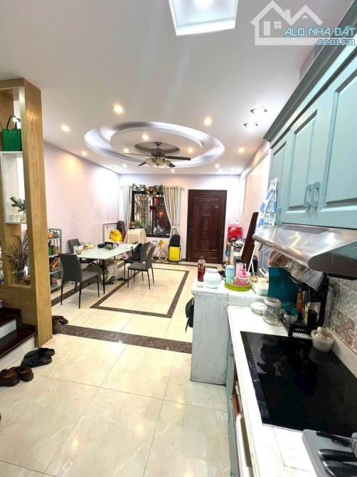 QUẬN 10, BÁN NHÀ 2 TẦNG, 48m2, SÁT MT NGUYỄN KIM, GẦN CHỢ NHẬT TẢO, NHỈNH 6 TỶ - 1