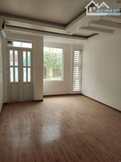 Bán nhà 4 tầng ngõ 2 ô tô tránh nhau phố Thiên Lôi - 1