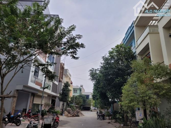 DUY NHẤT 1 LÔ GIÃN DÂN HOÀ ĐÌNH KO LỖI BÁN GIÁ 6,x TỶ - 1