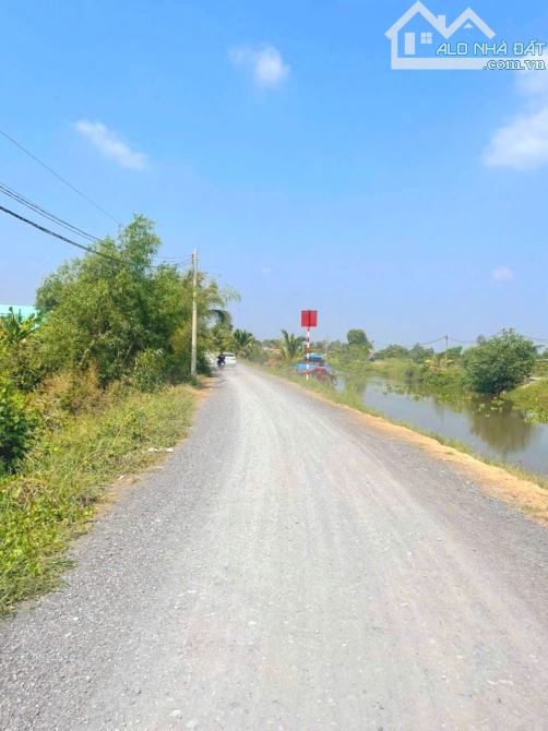 Nhà vườn 500m2 đất 10x 50m, View kênh cực đẹp chỉ 899tr - 1