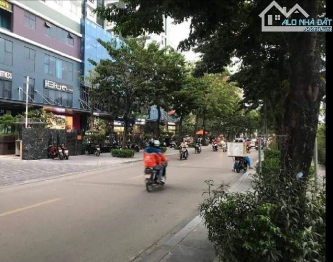 200 Tỷ / 1111 M2 / 12 Mt / Mặt Phố Vũ Tông Phan - 1