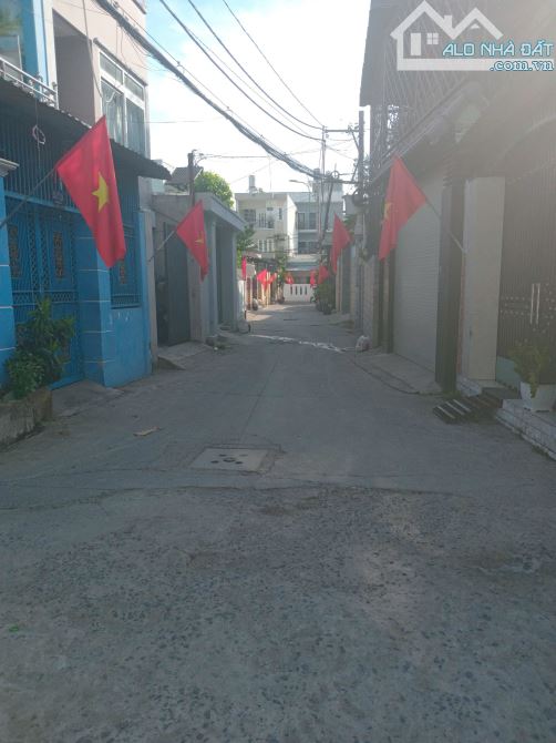 Tìm đâu ra căn nhà 50m², sổ riêng, trung tâm Thủ Đức, đường Kha Vạn Cân chỉ 2.7 tỷ? - 1