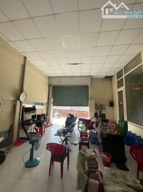 Bán Nhà 3 Tầng Sát Mặt Tiền LÊ VĂN KHƯƠNG Q12,DT140M2 ,(10X14M) HẺM XE TẢI GIÁ 7.2 TỶ - 1