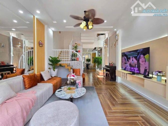 Bán nhà Đẹp đường Hải Phòng, gần Ông Ích Khiêm - 1