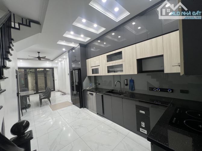 Bán nhà Nguyễn Văn Cừ, trung tâm phường Ngọc Lâm, sang phố cổ chỉ 5 phút. - 1