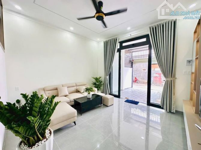 Nhà 2 tầng ngay chợ Y Nuê 3 tỷ 250 - 1