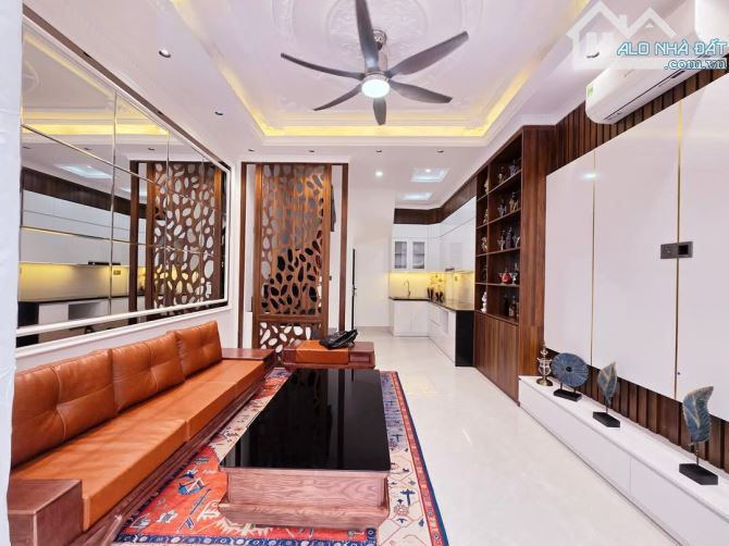 Nhà đẹp full nội thất mới ngõ 235 Yên Hoà, gần Phố, phân lô, ngõ thoáng. Giá 7.95 tỷ - 1