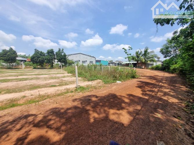 10x27 full thổ cư. Đường xe hơi, gần KCN. giá 850tr - 1