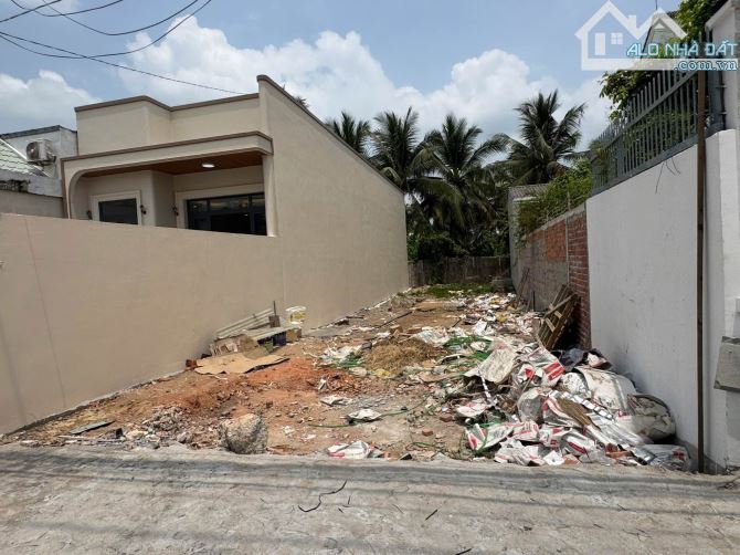 Do chuyển công tác nên bán gấp lô đất 6x24, đường xe hơi, giá rẻ - 1