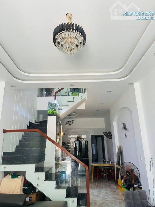 CẦN BÁN NHÀ ĐẸP - PHÚ XUÂN 9, THÔNG HOÀNG THỊ LOAN - LIÊN CHIỀU - 1
