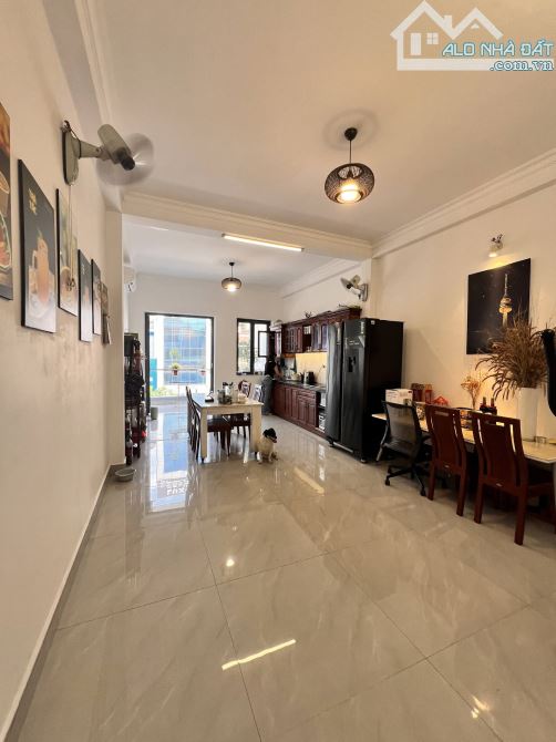 NHÀ 3 TẦNG MẶT TIỀN NGUYỄN THÁI BÌNH, QUẬN 1, KINH DOANH ĐỈNH, CHỈ 31 TỶ. - 1