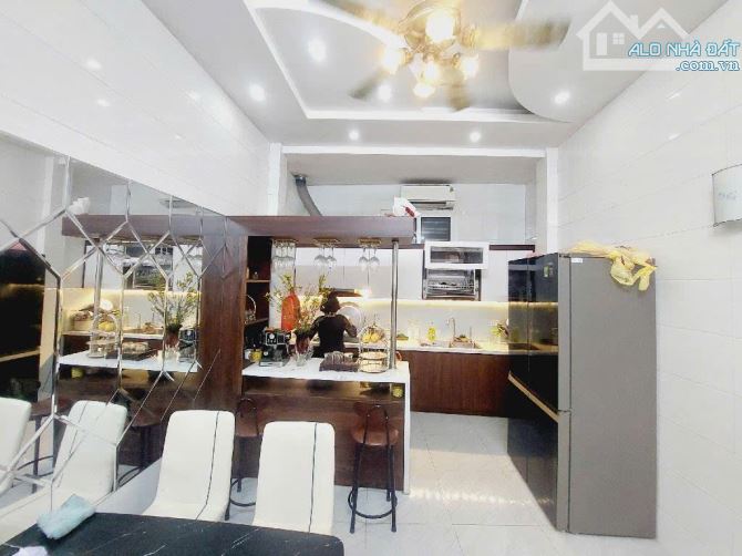 Nhà đẹp siêu hiếm tại phố Nguyễn Ngọc Vũ, q. Thanh Xuân diện tích 45m2 chỉ 9 tỷ - 1