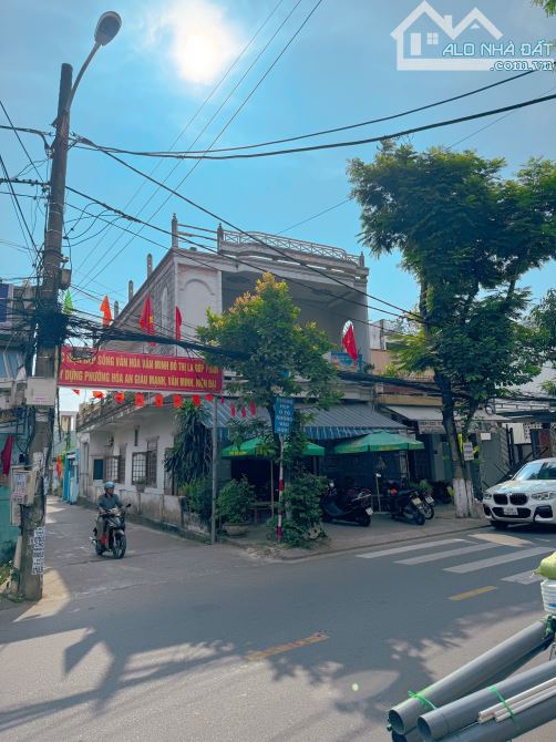 Bán Nhà 2 Tầng 2 Mặt Tiền Tôn Đản, đang kinh doanh Cà Phê. - 1