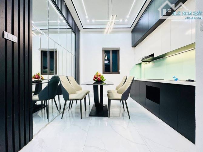Bán nhà Việt Hưng - 40m2 - 4.68 tỷ- dân xây tâm huyết- nội thất mới- ở ngay - 1
