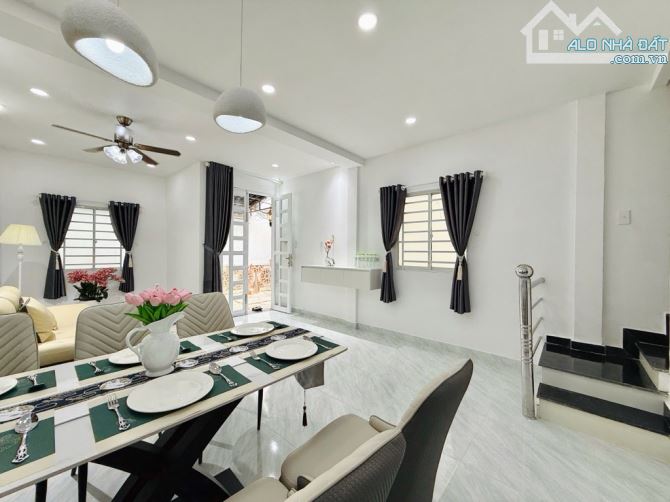 NHÀ ĐẸP LUNG LINH Đặng Thùy Trâm, Bình Thạnh, 3 Tầng - 3PN,2WC - DT 36m2, Hơn 4 tỷ - 1