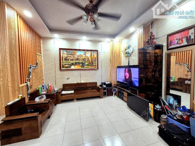 NHÀ DÂN XÂY SẠCH SẼ GỌN GÀNG, 20M RA MẶT NGÕ 100 RA ĐƯỜNG TRƯƠNG ĐỊNH TIỆN ÍCH BẠT NGÀN - 1