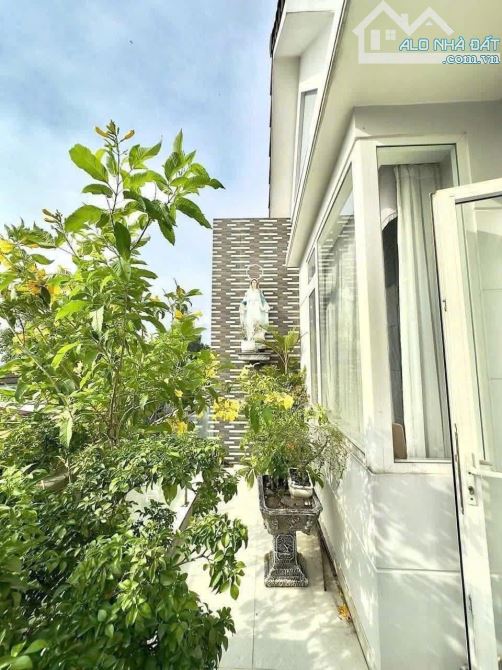 Bán nhà 1 trệt 2 lầu sổ riêng thổ cư p. Tân Hoà - 1