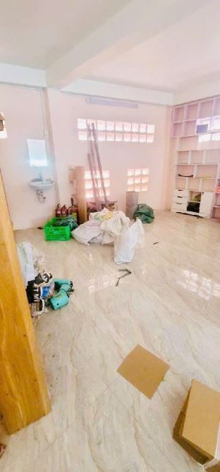 ĐỊNH CƯ BÁN GẤP!!! Nhà quận 8 - NGANG 8 dài 10 - 3 tầng - Không quy hoạch - Hoàn công đủ - 1