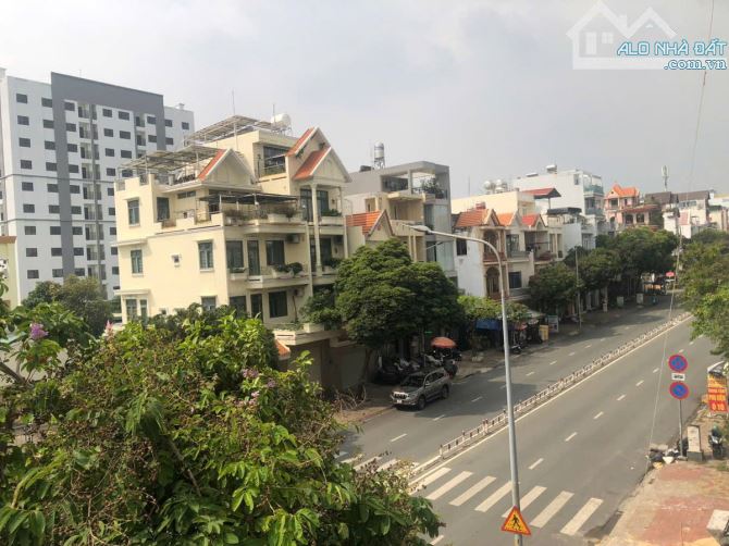 Căn nhà Mặtt tiền 3 tầng _ DTSD: 190m2 rất đẹp trên đường Ng Văn Lượng Gò Vấp - 1