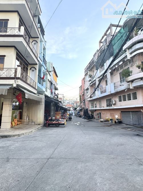 Bán CHDV, 100m qua ĐH Hutech, P25, Bình Thạnh, 3Tầng (4 x 16) thu nhập 300tr/năm hẻm OTO - 1
