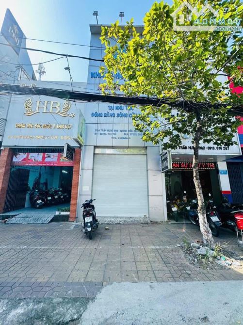 CHO THUÊ NHÀ TRỆT LẦU SÂN THƯỢNG MẶT TIỀN ĐƯỜNG TRẦN HƯNG ĐẠO - 1