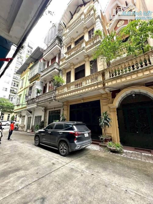 chính chủ bán nhà ngõ 560 Nguyễn Văn Cừ phân lô- 02 ô tô tránh sẵn nhà biệt thự 5 tầng - 1