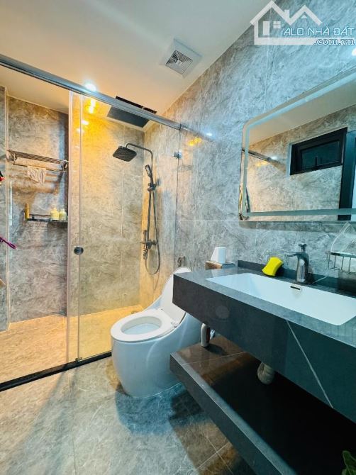 BÁN NHÀ PHỐ TRẦN KHÁT CHÂN HAI BÀ TRƯNG. 65M, 5 TẦNG THANG MÁY, GA RA Ô TÔ GIÁ 16  TỶ - 1
