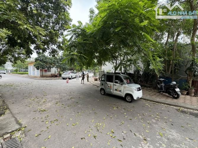 BÁN ĐẤT TÁI ĐỊNH CƯ GIANG BIÊN – LÔ GÓC 2 MẶT TIỀN – VỈA HÈ 3M – ĐƯỜNG 3 Ô TÔ TRÁNH – KD - 1