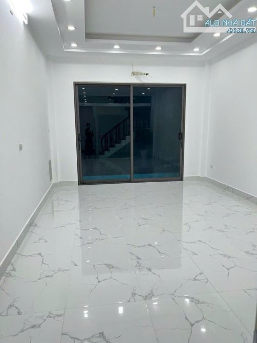 DUY NHẤT 1 CĂN NGÕ THÔNG, KINH DOANH, Ở LUÔN, Ô TÔ ĐỖ GẦN, 52M2 GIÁ CHỈ 10,3 TỶ - 1
