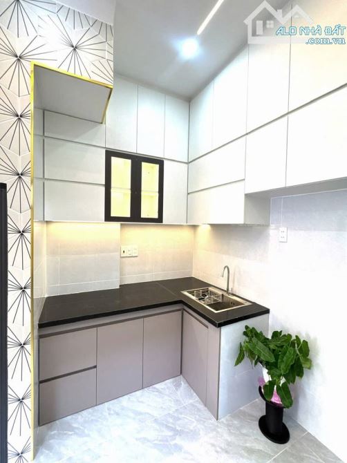 Nhà đẹp như mới, gần Co.op Mart Quang Trung – 3PN, 2WC – Giá chào 4.15 tỷ