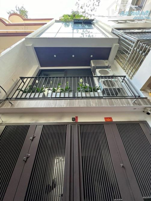Bán nhà Phố Láng hạ,Đống đa. Diện tích 53,6m. 7 Tầng. Mặt tiền 4,5m .Giá 19 tỷ - 1
