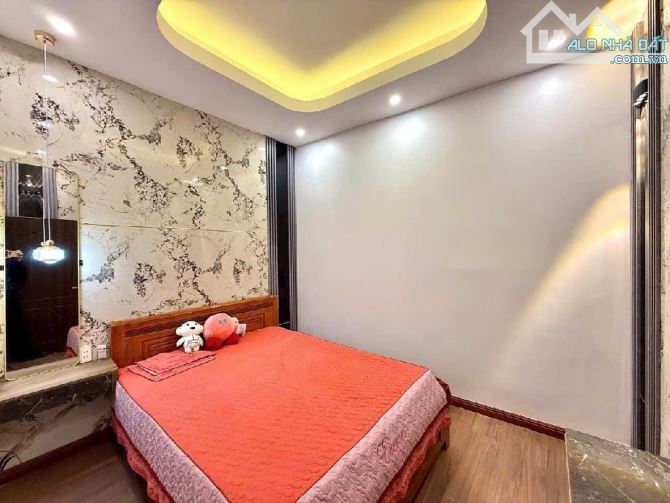 TRUNG TÂM HAI BÀ TRƯNG - BA BƯỚC RA ĐƯỜNG OTO- CHỢ TẤP NẬP NGÀY ĐÊM - NHÀ ĐẸP LUNG LINH - 1