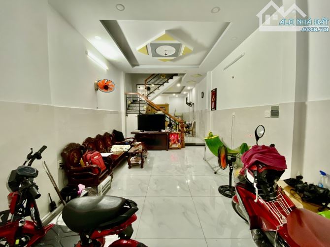 BÁN NHÀ HẺM XE HƠI HÒA BÌNH TÂN PHÚ, 65M2(4.3❌️15), 3 TẦNG KIÊN CỐ NHỈNH 5 TỶ - 1