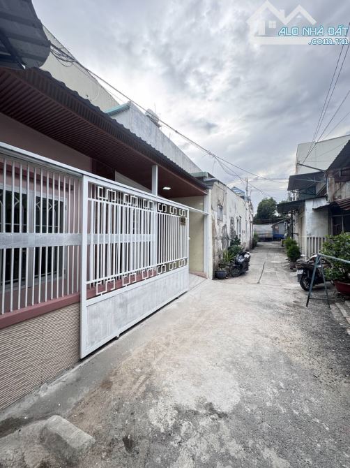 Nhà đẹp giá hạt dẻ tai trung tam q12- rộng 60m2- gìa chỉ hơn 1ty- oto đo cua - 1