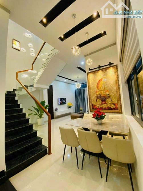 Nhà mê góc 2 mặt tiền kinh doanh Y Mol xây mới full nội thất - 1