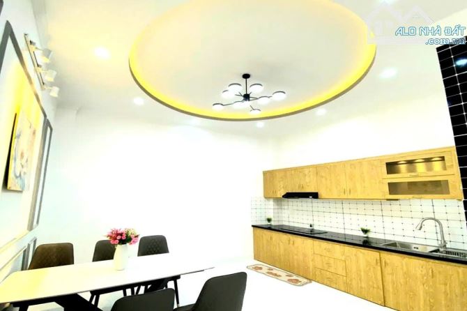 Bán nhà ở ngay, 2 tầng, ngang 5,8m, CN, 59m2, Trần Văn Đang, Q.3, Sát mặt tiền ! - 1