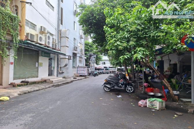 Bán gấp ở ngay, nhà 3 tầng, Q.3, hẻm xe hơi tránh nhau, Lý Chính Thắng, Sát mặt tiền ! - 1