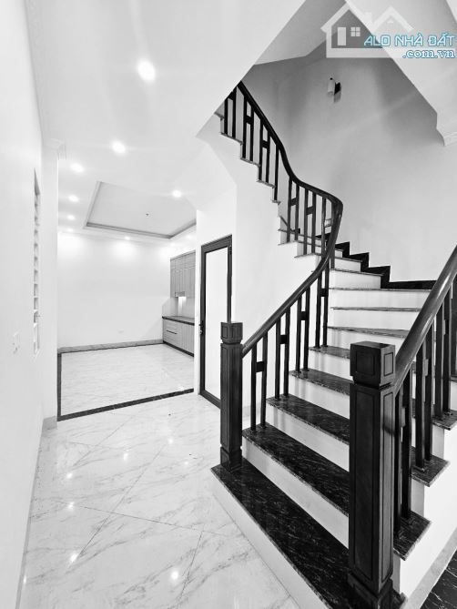 Bán Nhà xây độc lập 4T - 82m - Gần ngay Aeon Long Biên 8,9 tỉ - 1