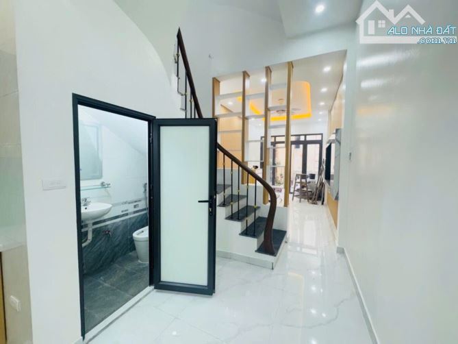 NHÀ ĐẸP AN DƯƠNG VƯƠNG – 35M² – NGÕ THÔNG – GẦN Ô TÔ – CẠNH BÃI ĐỖ XE – FULL NỘI THẤT - 1