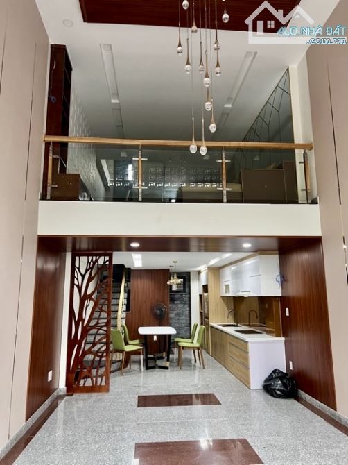 Chỉ 8,1 Tỷ - nhà Đẹp 6 Tầng, Full Nội Thất, HXH Thông, khu Phân Lô chợ An Nhơn - 1