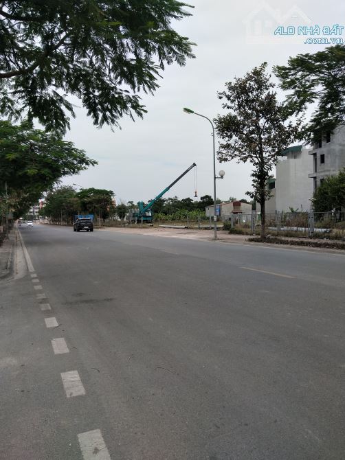 6,99 tỷ Bán nhà 30m 5 tầng lô góc dân xây,phường Ngọc thụy,quận long biên.30m ra Hồng Tiến - 1